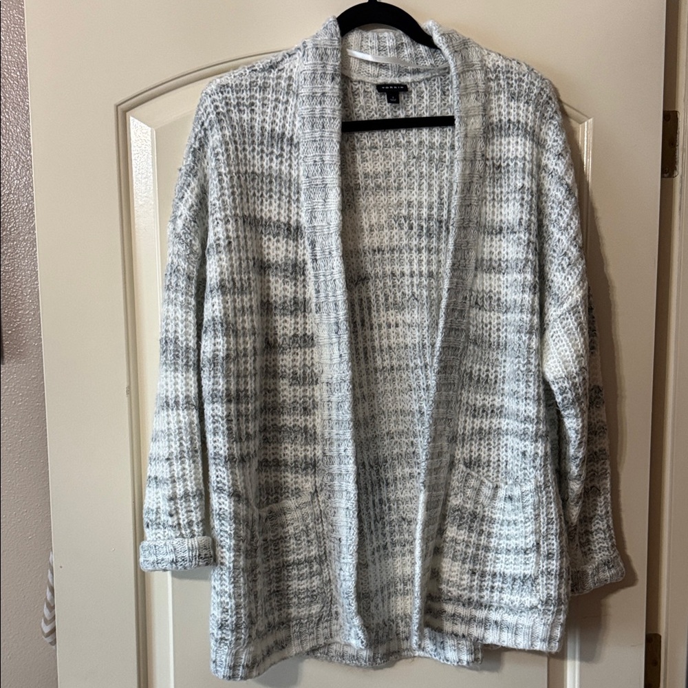 Torrid Long sleeve Gray and White Knit Cardigan Sweater 1X